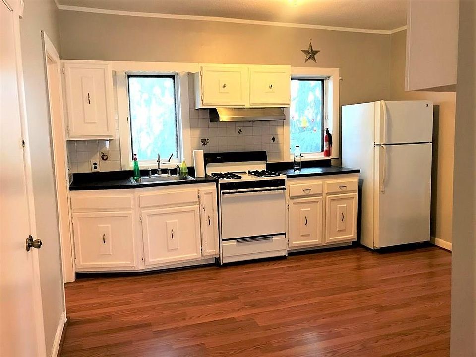 2nd image of 194 Main St #1