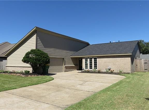 3rd image of 4614 Ironwood Dr