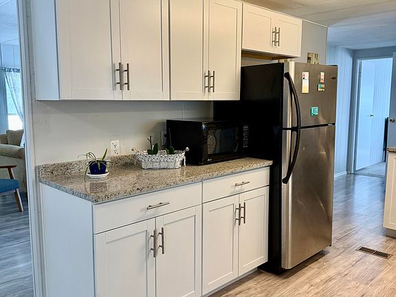 3rd image of 176 W Caribbean