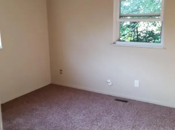 1720 Kings Mill Ct, Dayton, OH 45406