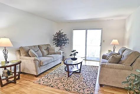 Woodmere at Hamilton Apartments — Photo 4