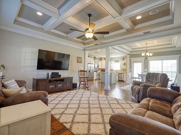4th image of 4221 Bowen Way