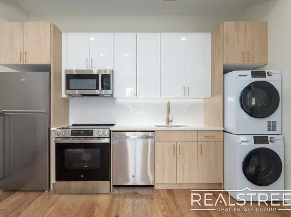 463 Dekalb Avenue image 1 of 6