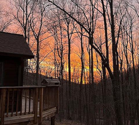 2nd image of 902 Harris Hollow Rd