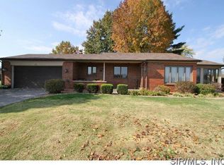 301 S Douglas St, Saint Jacob, IL 62281