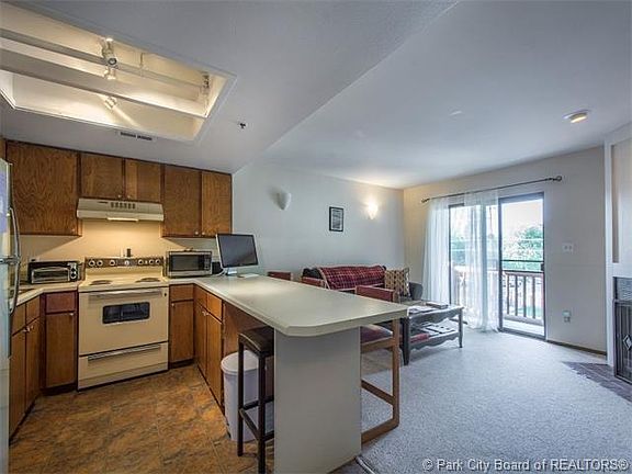 3rd image of 1487 Woodside Ave #B106