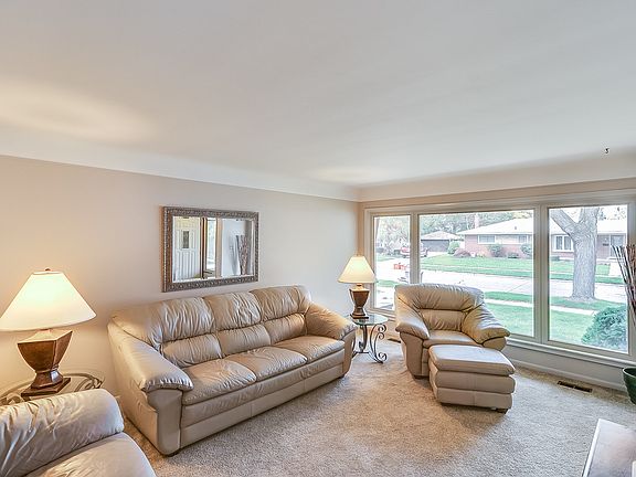 2nd image of 30107 Bentley St
