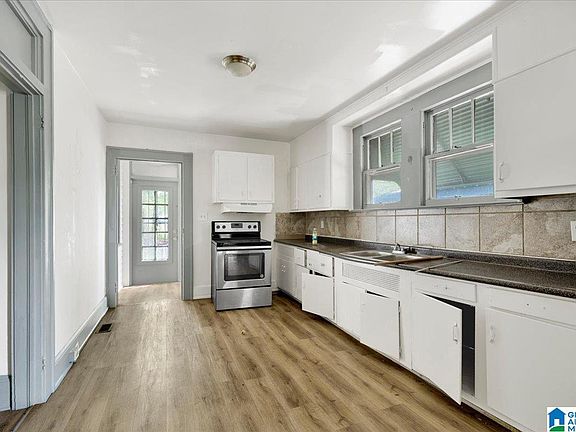 5th image of 609 42nd St