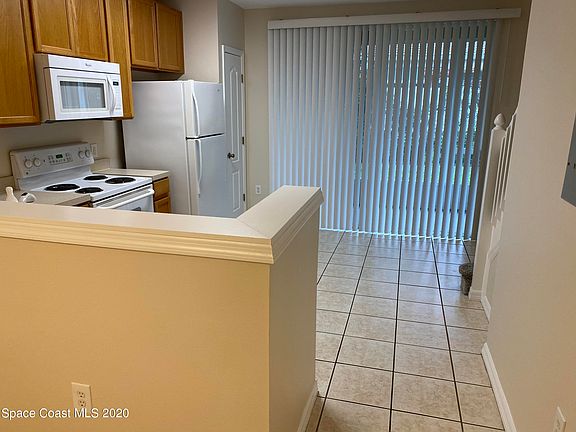 5th image of 1310 Hampton Park Ln #0