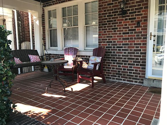 4th image of 204 S Colonial Ave