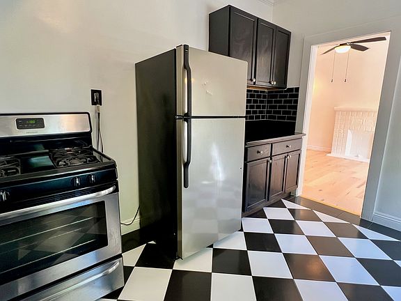 3rd image of 535 N Alexandria Ave #105-9