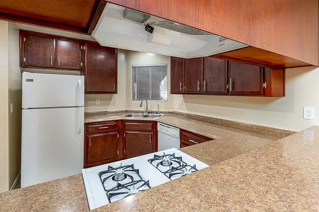 1365 Newport Ave #202 — Photo 5