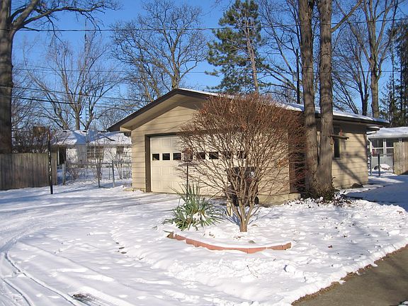 2nd image of 3307 Thames Dr