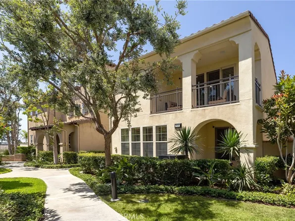 8454 Hibiscus Cir, Huntington Beach, CA 92646
