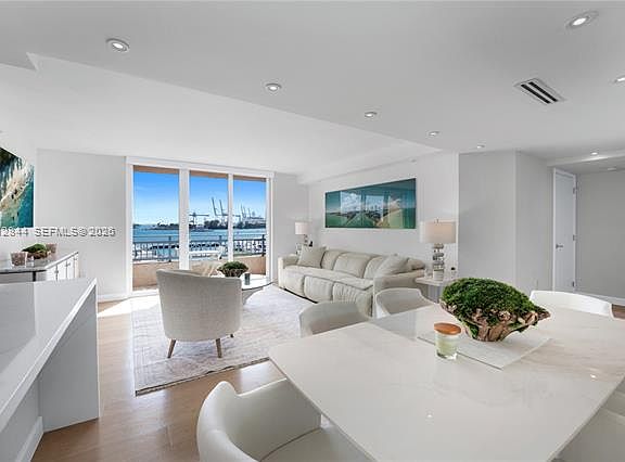 4th image of 90 Alton Rd #3
