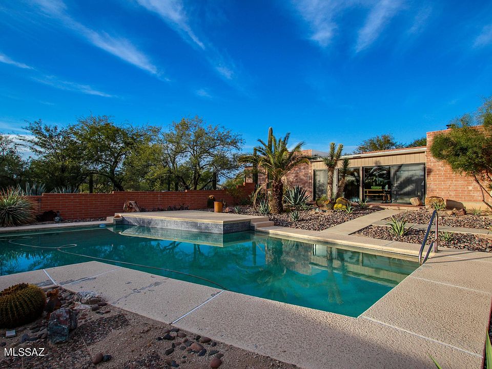 1st image of 1001 W Safari Dr
