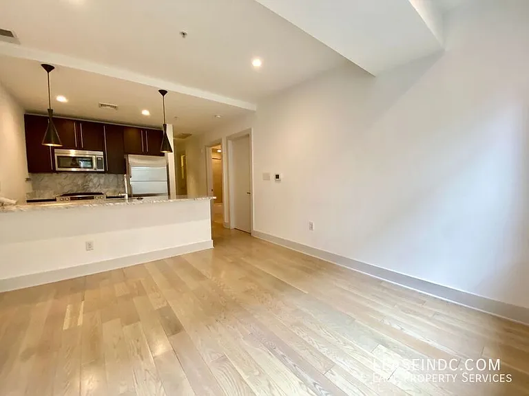 1634 14th St NW #T002 — Photo 8