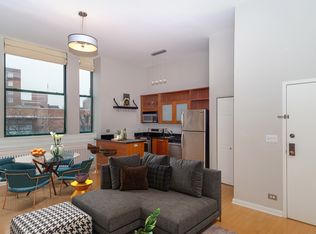 807 Church St APT 212, Evanston, IL 60201