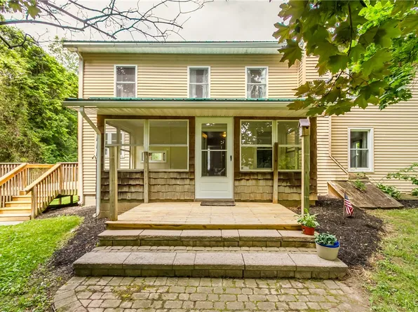 731 Preece Rd, Geneva, NY 14456