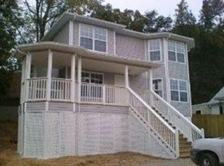 18506 Corby St, Triangle, VA 22172