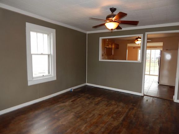 2nd image of 535 Cedar St