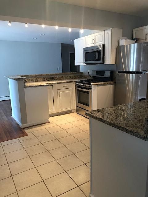 1st image of 7203 Pine Dr
