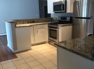 7203 Pine Dr, Annandale, VA 22003