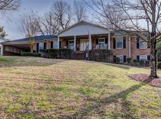 924 Kingston Dr, High Point, NC 27262