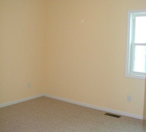 5th image of 422 E 2nd St