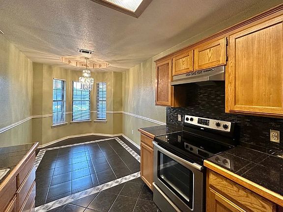 5th image of 3805 Sawtooth Dr