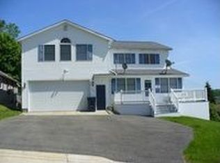 439 Quisner Ave, Lowellville, OH 44436
