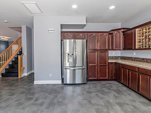 4th image of 28429 Eagle St