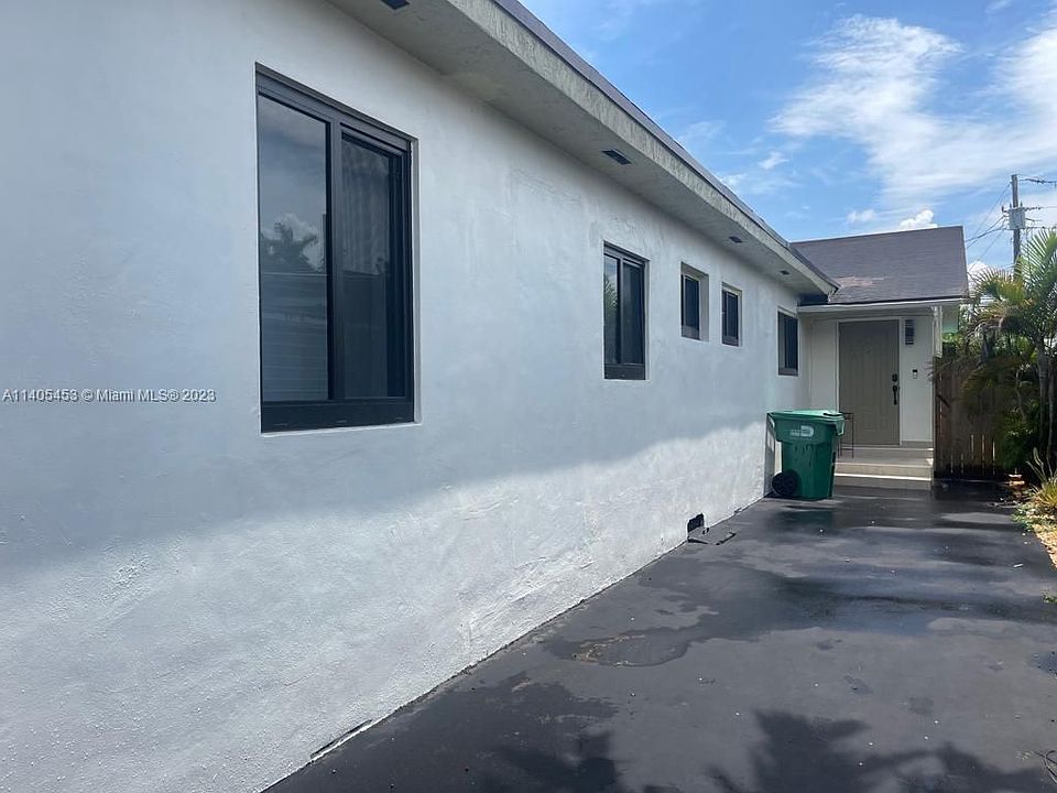 1st image of 276 Northwest Blvd #278