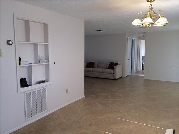 5th image of 3838 Cedarwood Dr