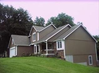 3201 N Walnut Ln, Saint Joseph, MO 64506