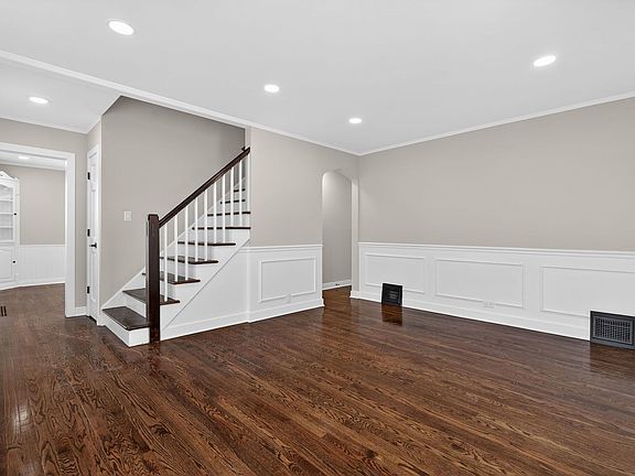 3rd image of 6046 N Oriole Ave