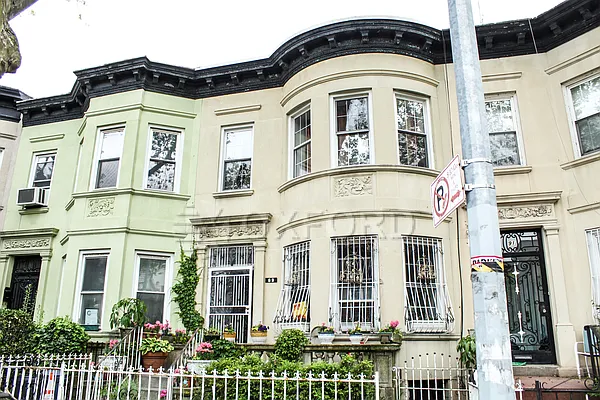 Rented by Oxford Property Group | media 17