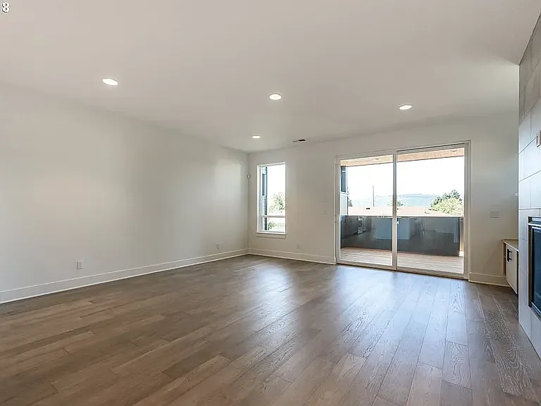 4130 NE Cleveland Ave — Photo 4