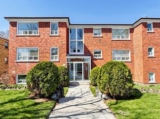 10 Wadsworth Blvd #4, Toronto, ON M9N 2G2