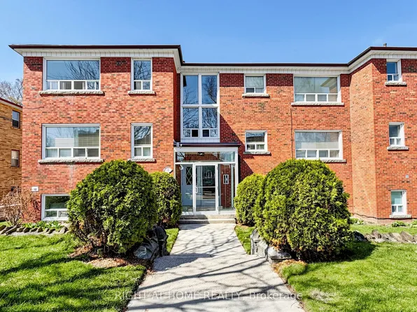 10 Wadsworth Blvd #4, Toronto, ON M9N 2G2