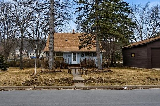 1st image of 248 3rd St S