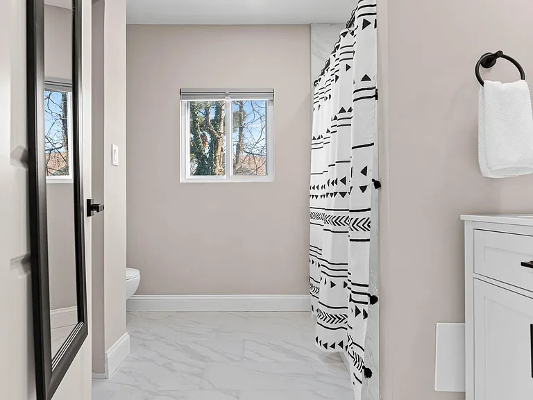 8815 Delphine Rd — Photo 25