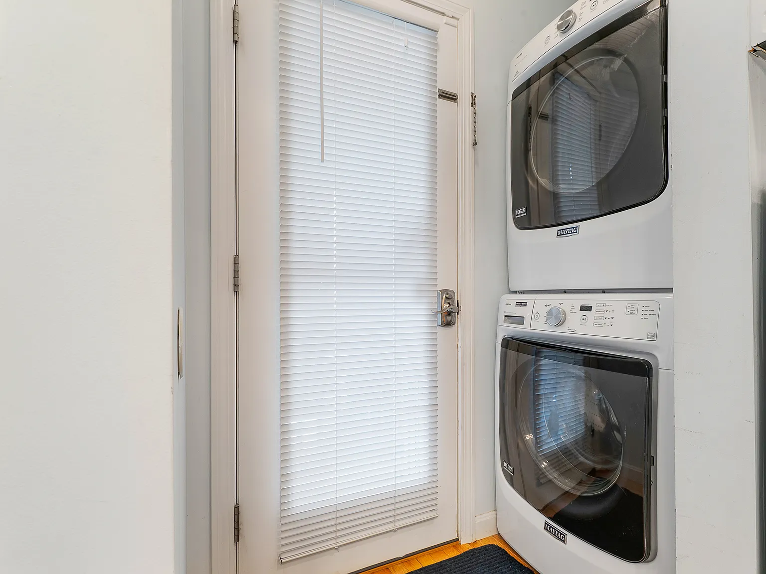 2 bed, 640 sqft, $2,000 — Photo 4