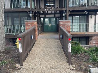 1436 Heritage Lndg APT 112, Saint Charles, MO 63303