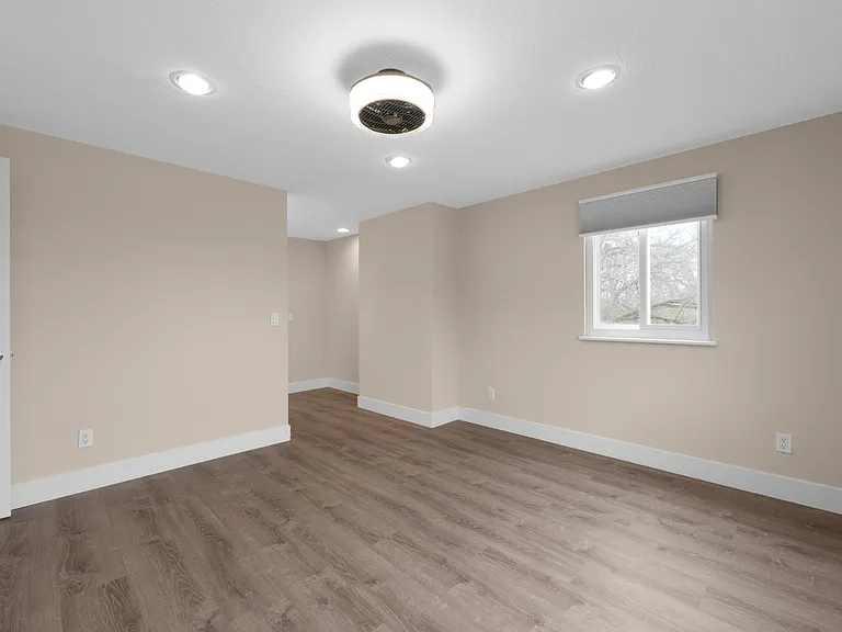 3383 Paris Blvd — Photo 25