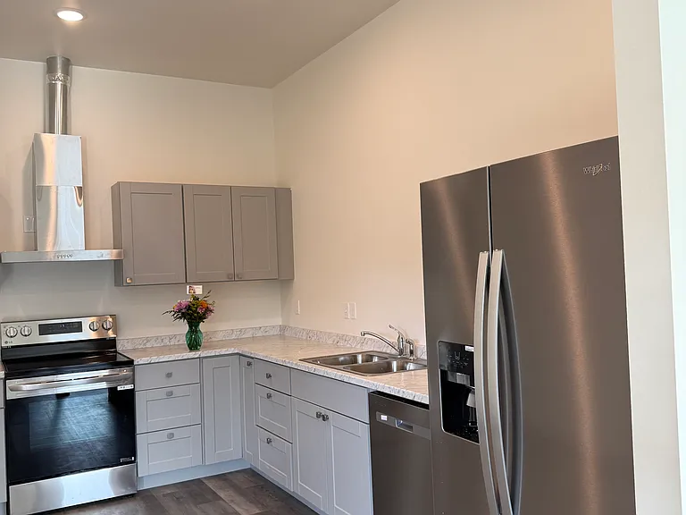 607 Pleasant Ave #1 — Photo 8