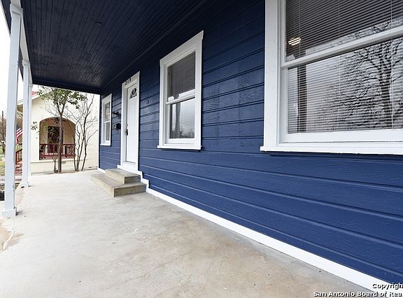 3rd image of 219 Alexander Hamilton Dr