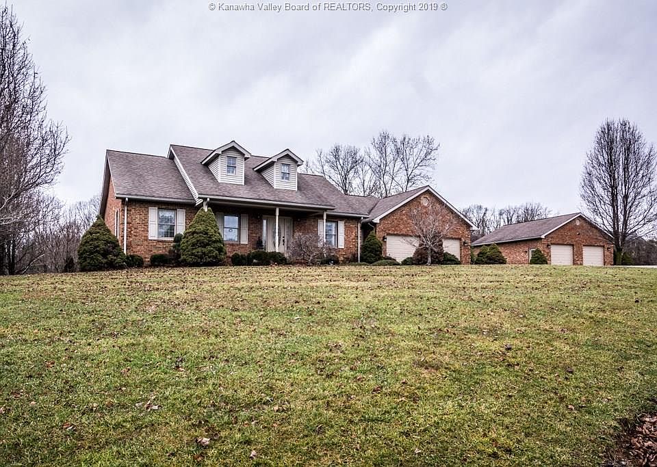 1st image of 77 Woodland Dr