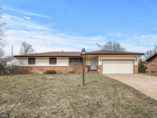 140 Timberland Dr, Burnsville, MN 55337