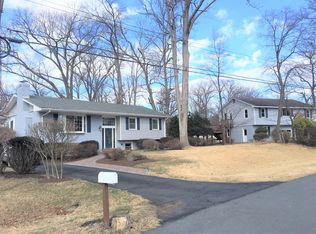 17412 Applewood Ln, Derwood, MD 20855